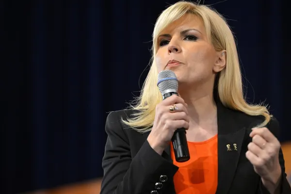 ELENA UDREA: Demiterea ministrului Radu Stroe, necesară