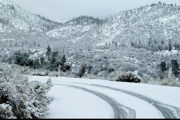 Cum se face deszăpezirea pe o autostradă din Canada VIDEO
