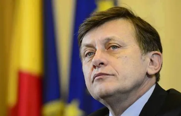 CRIN ANTONESCU, atac la PONTA: Vrea să ţină PNL în guvern într-o poziţie marginală, e INACCEPTABIL