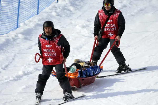 SOCI 2014. Olimpiada GHINIONISTĂ: a doua ACCIDENTARE GRAVĂ la snowboardcross