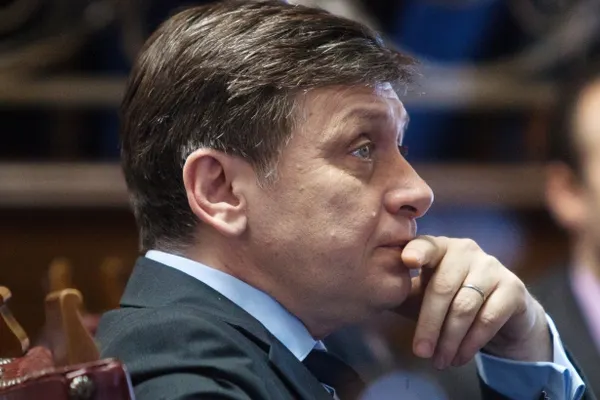 CRIN ANTONESCU: Ponta se dovedeşte crescut la şcoala lăcomiei