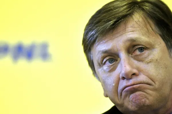 USL S-A RUPT. Crin Antonescu spune LUCRURI TRĂSNITE