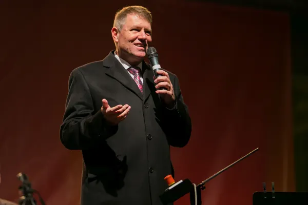 Mesajul pesediştilor pentru Iohannis: Dacă vrei în Guvern, demisionează de la primărie!