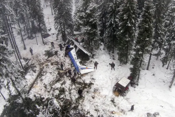 ACCIDENT AVIATIC. Procuror: Există suspiciune de "conduită culpabilă" a unor miniştri