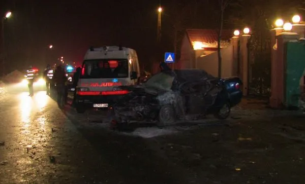 IMAGINI GROAZNICE. Accident TERIBIL în Buzău: DOI MORŢI