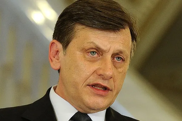 Antonescu:Dacă liberalii nu i-au spus lui Ponta că Geoană nu reprezintă un Guvern cu PNL, e vina lor