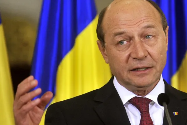 Băsescu, atac dur la BNR: Să părăsească imediat linia de a fi controlată de un guvern corupt