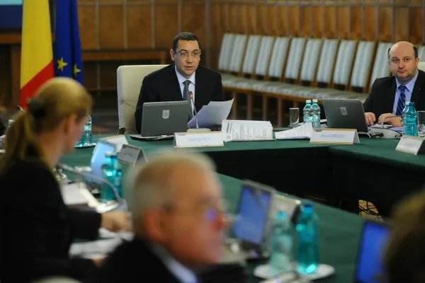Guvernul ridică starea de alertă din judeţe, Ponta avertizează însă de posibile inundaţii