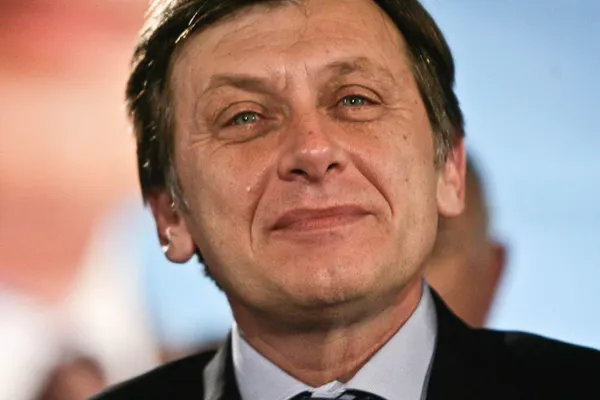"CRIN ANTONESCU îmi aminteşte de TRAIAN BĂSESCU tânăr", spune ION CRISTOIU