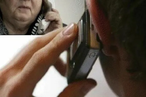 Înşelăciuni prin METODA "ACCIDENTUL": Percheziţii în Suceava şi Galaţi