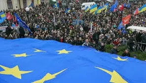 Ucraina se află în pragul falimentului. Preşedintele cere Rusiei să îi respecte opțiunea europeană
