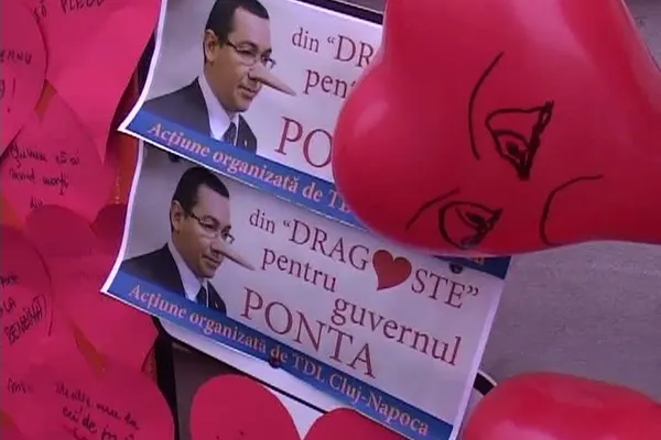 Panouri cu mesaje "din dragoste pentru Guvernul Ponta", amplasate de TDL la Cluj-Napoca