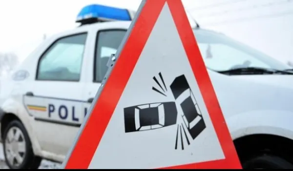 ACCIDENT. Un autobuz, lovit în spate de un TIR