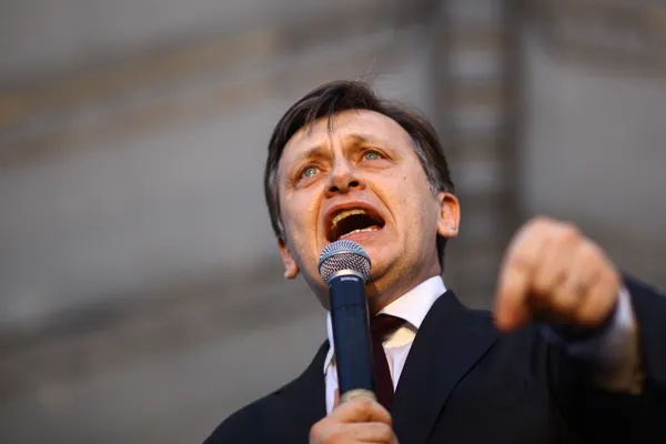 Antonescu: PNL va analiza programul de guvernare şi va decide dacă iniţiază o moţiune de cenzură
