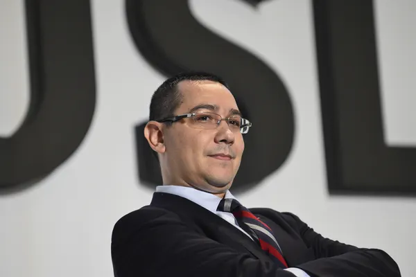 Ponta le-a dat cu flit la 8.000 de români din Italia