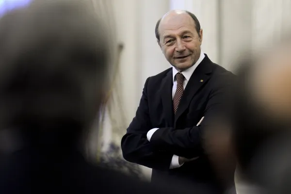 Băsescu: În programul de guvernare aprobat în Parlament se vorbeşte de USL, dar USL nu mai e