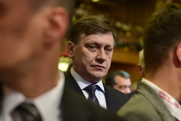 CRIN ANTONESCU: Jocul UDMR, "Vin extremiştii dacă nu ne faceţi concesii", acceptat de toţi