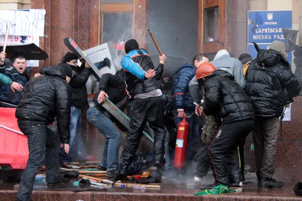 SUA AVERTIZEAZĂ RUSIA cu "posibile consecinţe" ale unei intervenţii în UCRAINA