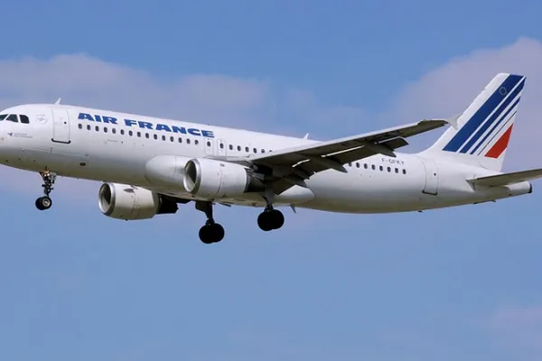 Avion AIR FRANCE, cu 495 de pasageri la bord, aterizare de urgenţă în Germania