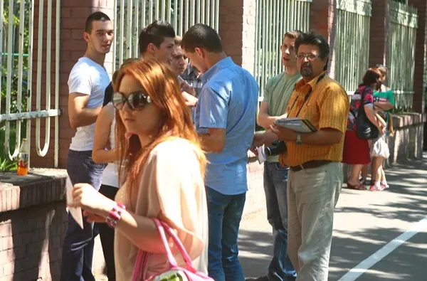 BACALAUREAT 2014. Elevii au ieşit din sală şi după o oră. DESCARCĂ SUBIECTELE LA MATEMATICĂ