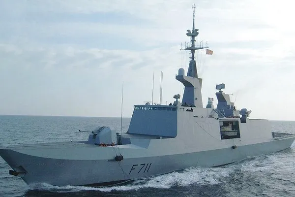 Accident maritim! Echipajul unei fregate a fost evacuat de urgență