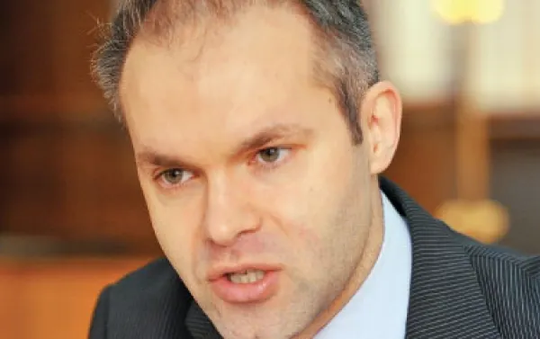 Funeriu: UDMR se hrăneşte cu instabilitatea creată de Ponta pentru a mai face câţiva paşi