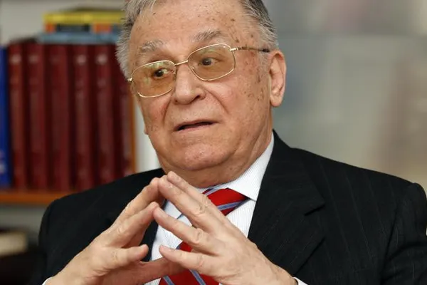 Iliescu: Rusia a întreprins un act de forţă prin anexarea Crimeei şi a încălcat regulile jocului