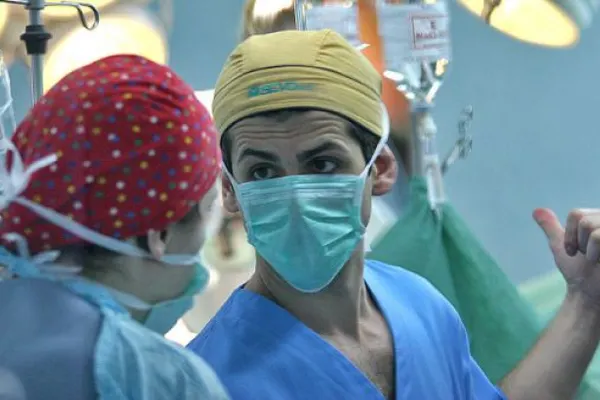 MEDICII REZIDENŢI, lăsaţi fără bani de Guvern