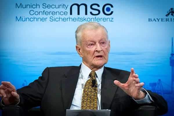 Zbigniew Brzezinski: Dacă Ucraina e zdrobită, libertatea şi securitatea României sunt ameninţate
