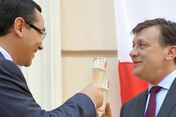 Crin Antonescu: Ponta începe să fie un Emil Boc mult mai înalt