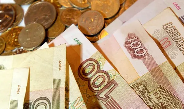 RUBLA şi bursa rusească SCAD PUTERNIC. Cum reacţionează Moscova