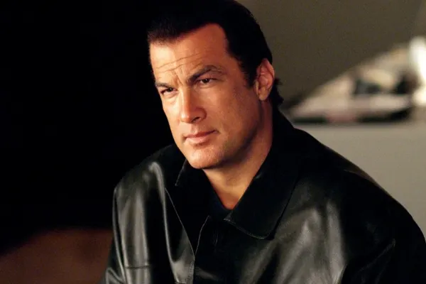 Steven Seagal îl felicită pe Putin pentru anexarea Crimeii