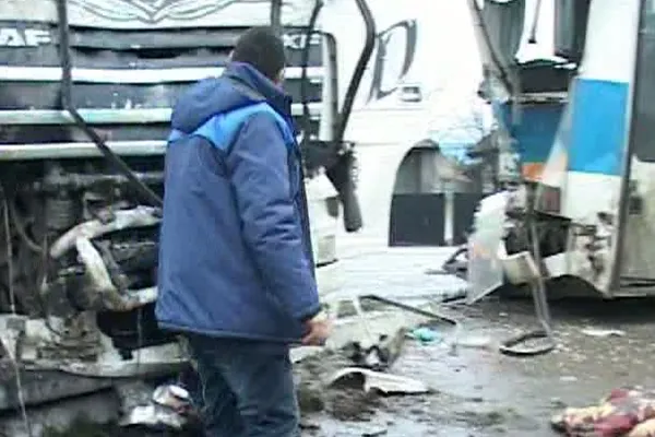 Una din cele nouă persoane rănite în accidentul de autobuz din Bacău a murit la spital
