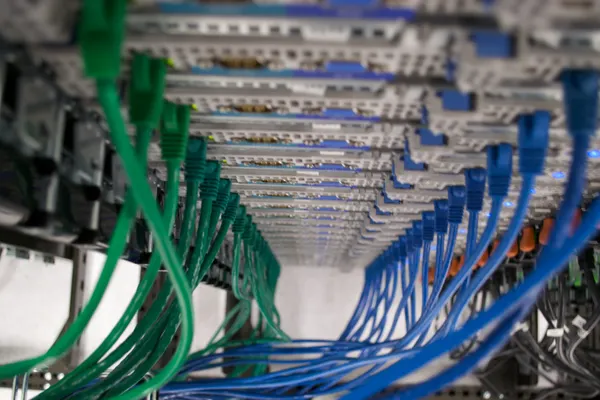 Contractele din Programul SAFE aduc în prim-plan un operator IT cu un istoric extins de colaborări cu instituțiile statului