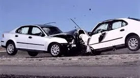 Accident grav în Vâlcea. O persoană a murit, după ce un autoturism a lovit o autoutilitară