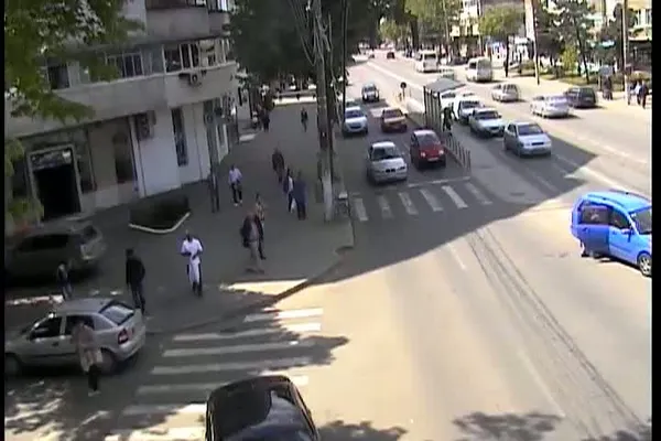 Au văzut MOARTEA CU OCHII: accident filmat de camerele de supraveghere în Braila