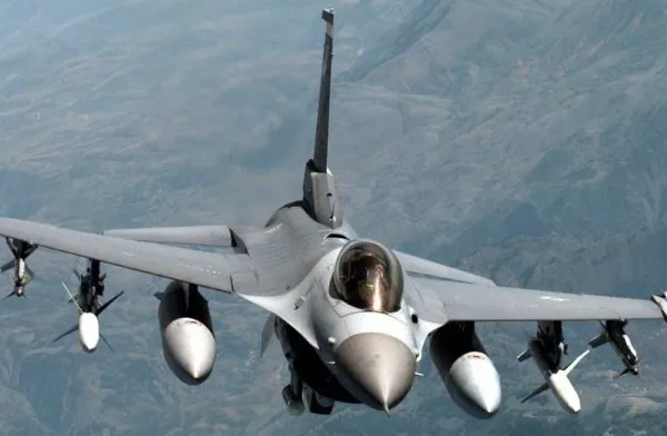 Duşa: Exerciţiile la care participă avioane americane F-16 nu au legătură cu situaţia din Ucraina