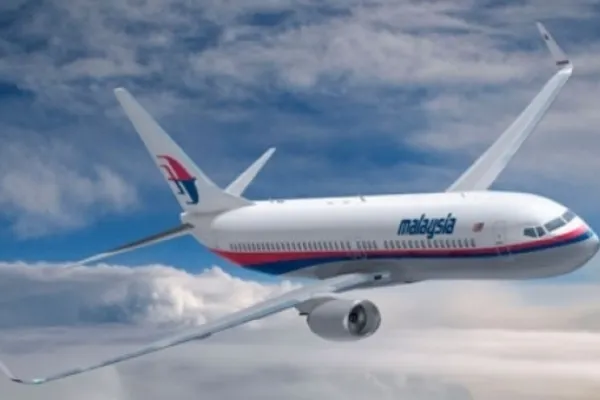 ZBORUL MH370: Peliculă de carburant, detectată în zona de căutare a epavei