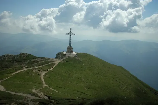 Fonduri norvegiene pentru restaurarea Crucii Caraiman, intrată în Cartea Recordurilor