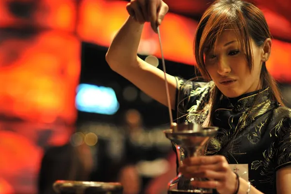 Bacşişul la restaurant ar putea deveni OBLIGATORIU