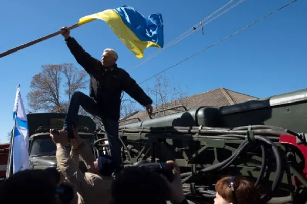 RUSIA AVERTIZEAZĂ UCRAINA că recursul la forţă în est riscă să antreneze un război civil