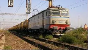 Angajaţi CFR, suspectaţi de FURT de motorină şi benzină. 30 de percheziţii în această dimineaţă