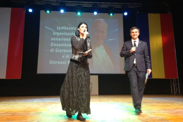 MII DE ROMÂNII din Italia au sărbătorit la Roma SANCTIFICAREA PAPEI IOAN PAUL al II-lea