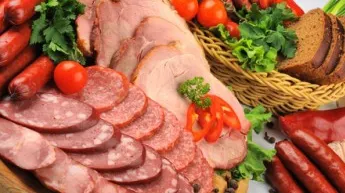 Alimentele din comert iti pot imbolnavi familia. Invata sa alegi carnea