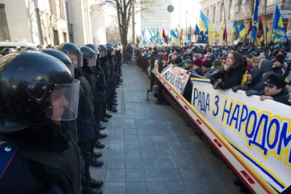 Moscova îndeamnă autorităţile de la Kiev să înceteze "războiul împotriva propriului popor"