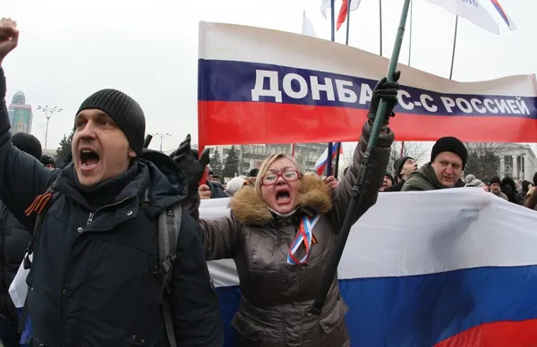 UCRAINA. UPDATE. Manifestanţi proruşi au OCUPAT clădiri administrative din Doneţk și Harkov