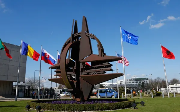 Secretarul general al NATO, ÎNGRIJORAT de situaţia din Ucraina: "Rusia se comportă ca un ADVERSAR"