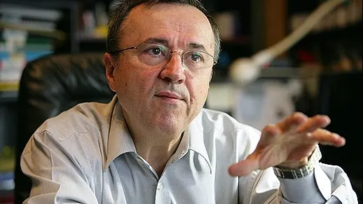ION CRISTOIU. Mutarea lui Ponta la Ministerului Apărării e fumăraie. Acoperă ceva grav