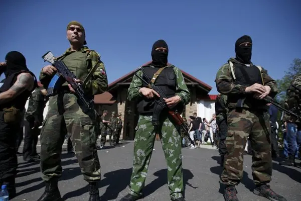 Proteste violente în faţa vilei din Doneţk a miliardarului Rinat Ahmetov