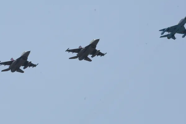Crin Antonescu, în vizită la producătorul avioanelor F16